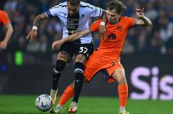 开云体育官方网站-乌迪内斯逆转击败对手，挣得关键胜利