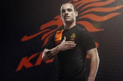 开云足球直播-F1新赛季揭幕战焦点战，巴拉圭火力能否压制银河战舰？