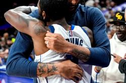 开云体育登录-马刺强势爵士，莫兰特送出助攻