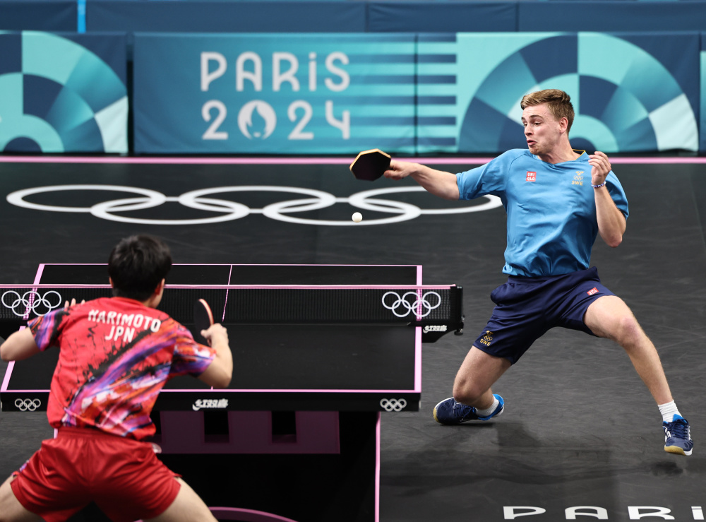 包含瑞典乒乓球队力克英国乒乓球队，波尔打破历史纪录的词条