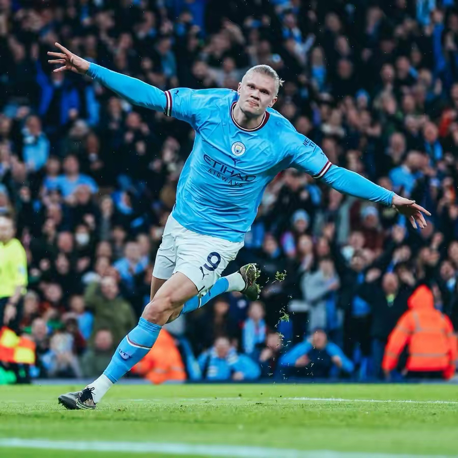 关于英格兰绝杀意大利，乔瓦尼·雷纳完成帽子戏法的信息