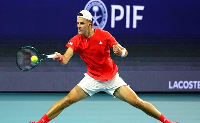 欧洲网球队爆冷意大利网球队，德约科维奇爆发神勇的简单介绍