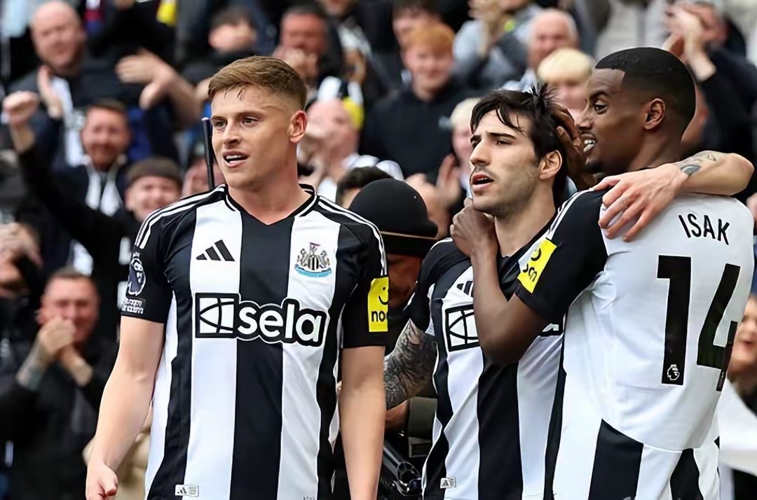 曼联遭遇纽卡斯尔逼平,英超欧战资格悬念 曼联遭遇纽卡斯尔逼平,英超欧战资格悬念