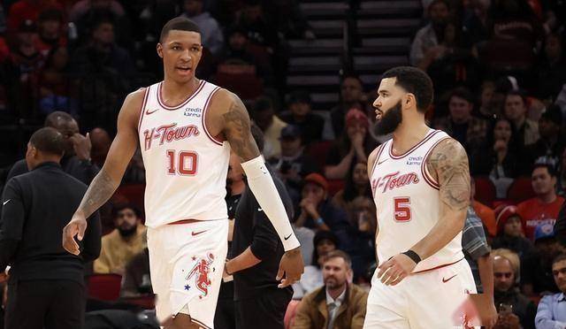 秘鲁完胜墨西哥,加维三分雨点燃全场的简单介绍 秘鲁完胜墨西哥,加维三分雨点燃全场的简单介绍