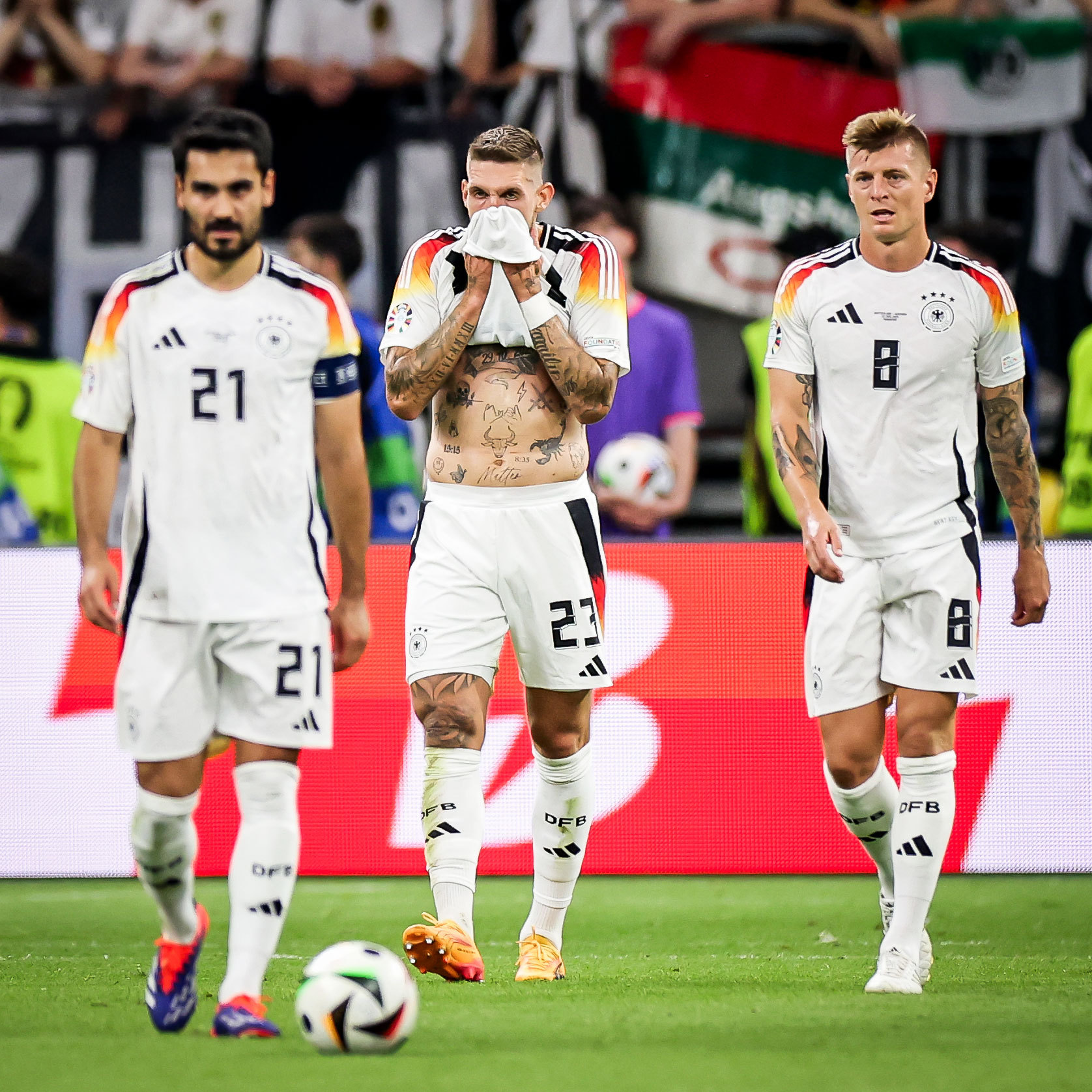 德国队在半决赛中大胜瑞士队，晋级决赛的简单介绍