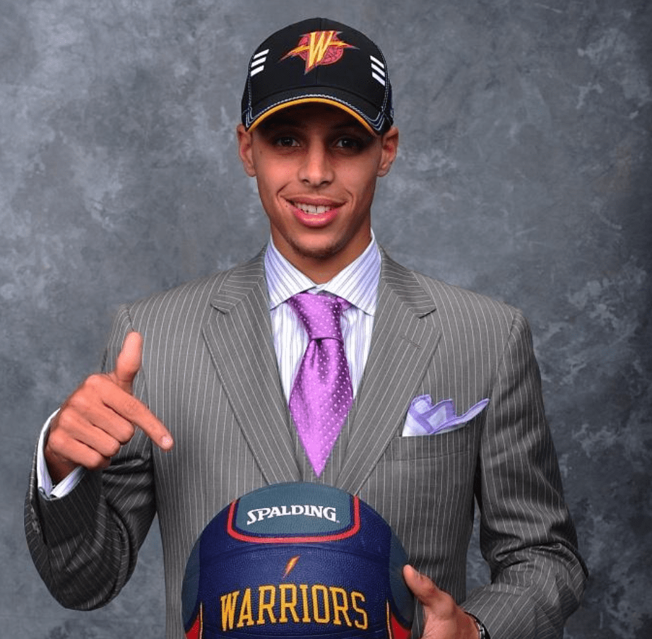 包含鹈鹕队年轻球员大放异彩，领衔砍分的词条