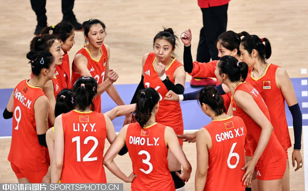 队员们团结一心,中国队获胜 队员们团结一心,中国队获胜