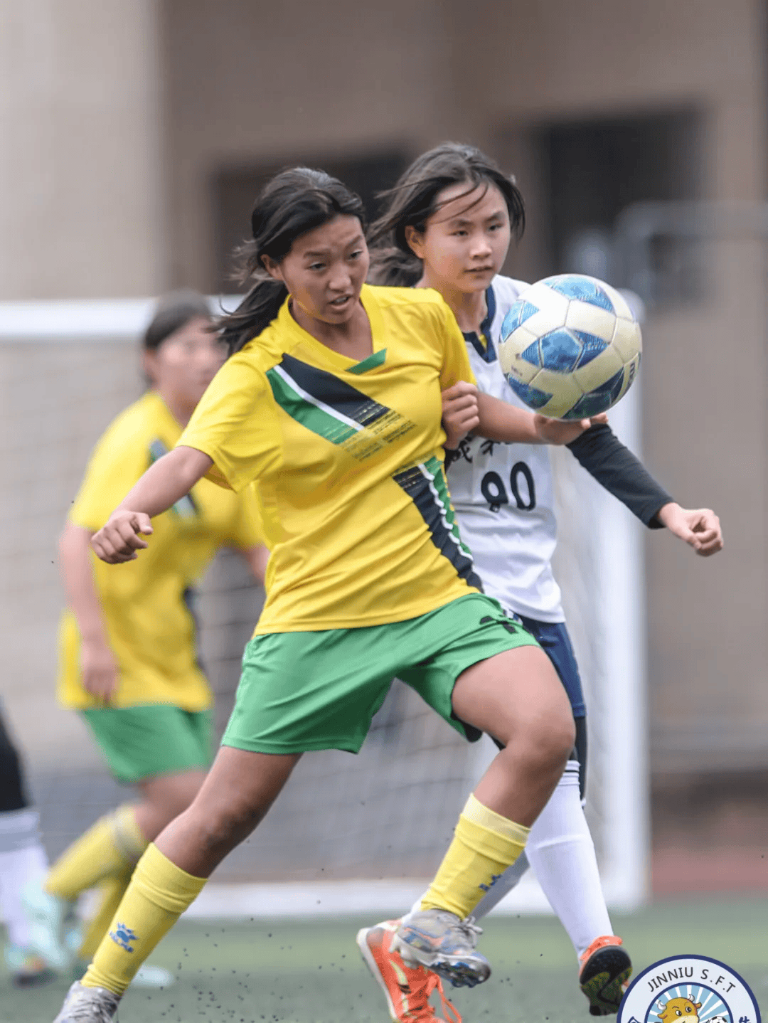 包含球场惊涛骇浪:球员燃情比赛读不停的词条 包含球场惊涛骇浪:球员燃情比赛读不停的词条