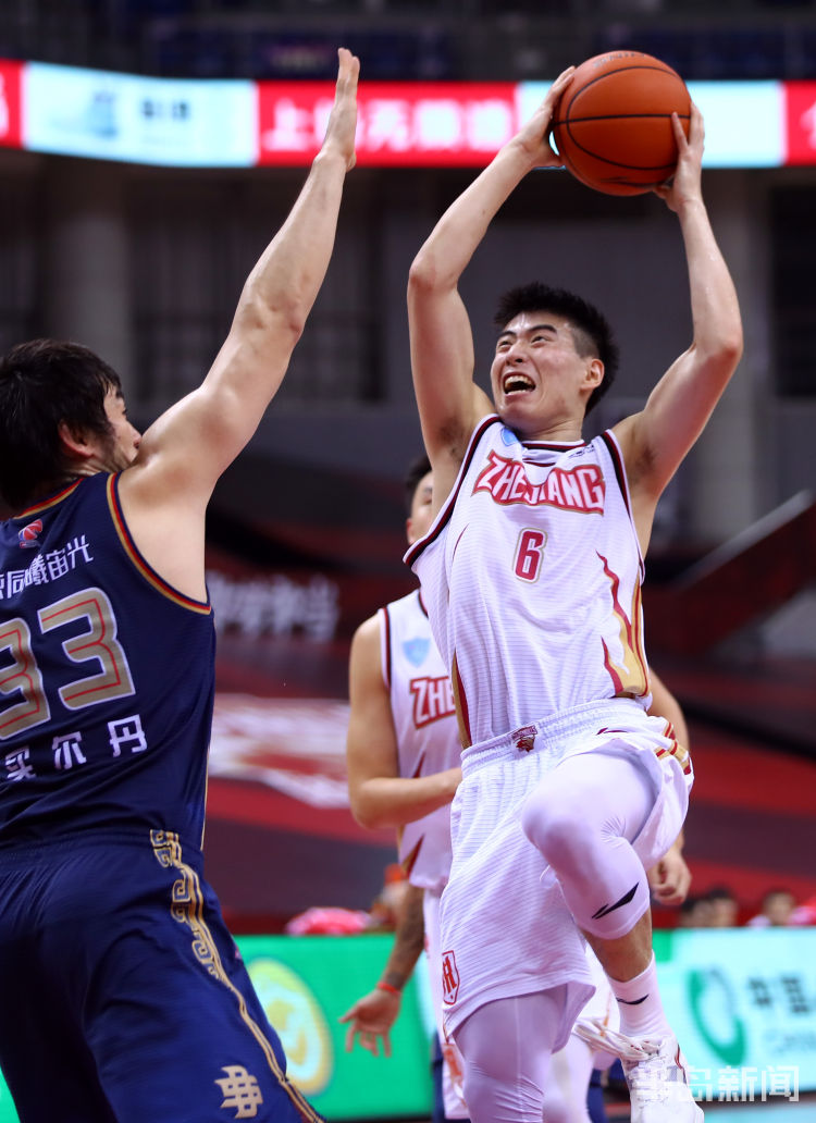 淘汰赛上的残酷拼杀令人揪心不已 淘汰赛上的残酷拼杀令人揪心不已