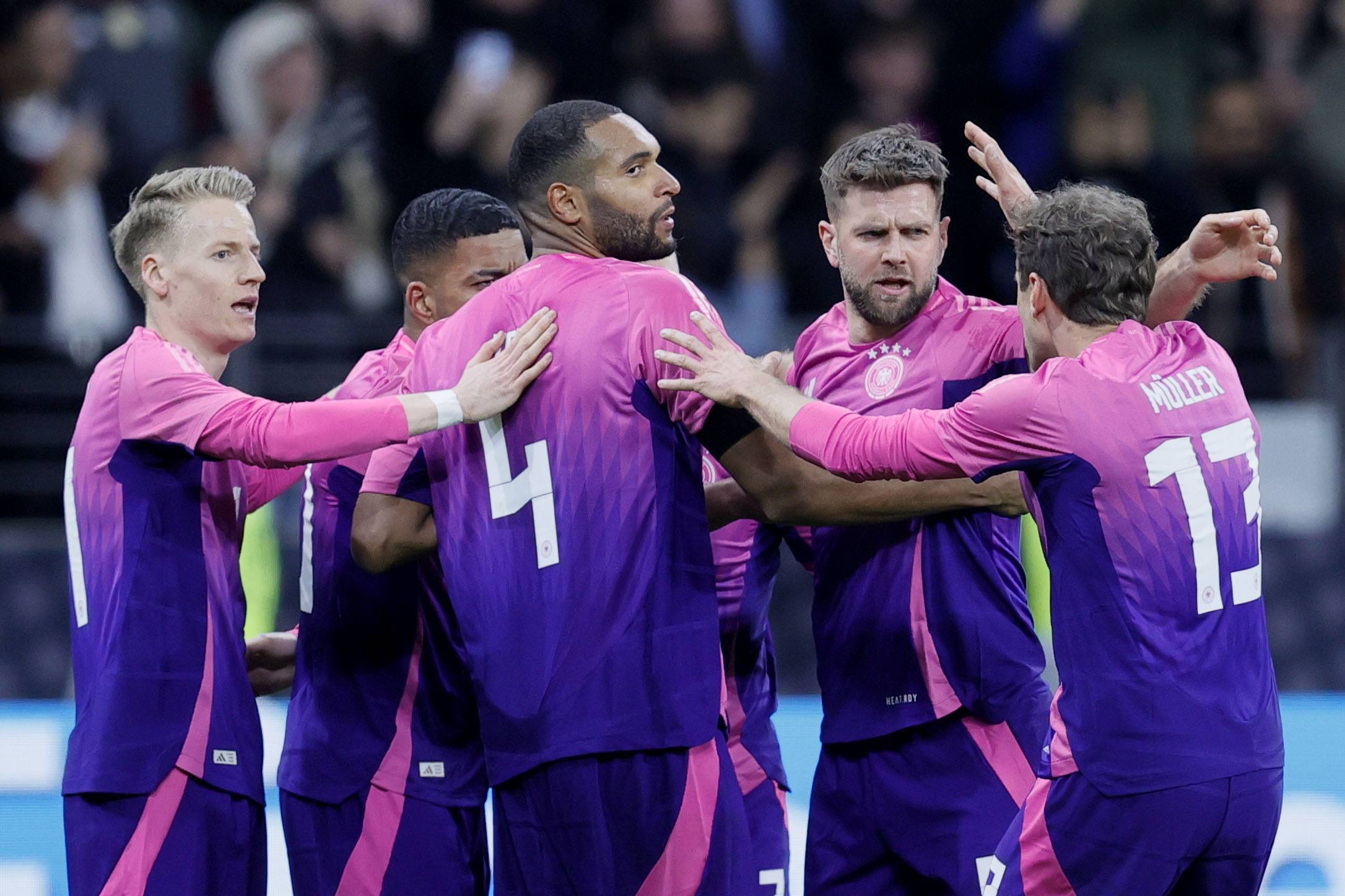 德国球员在国外联赛中大胜对手