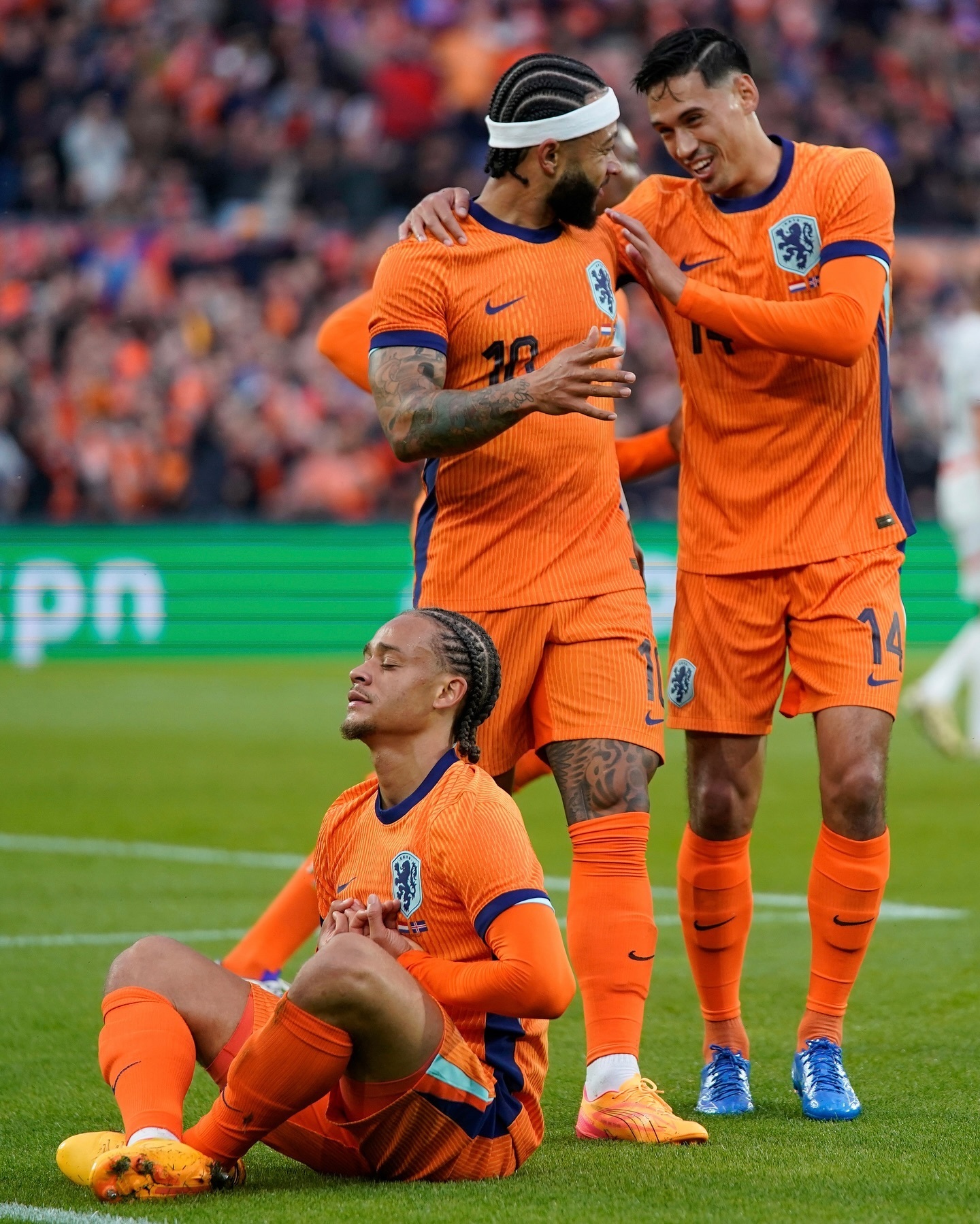 兰斯队新赛季表现抢眼，法国联赛形势激烈