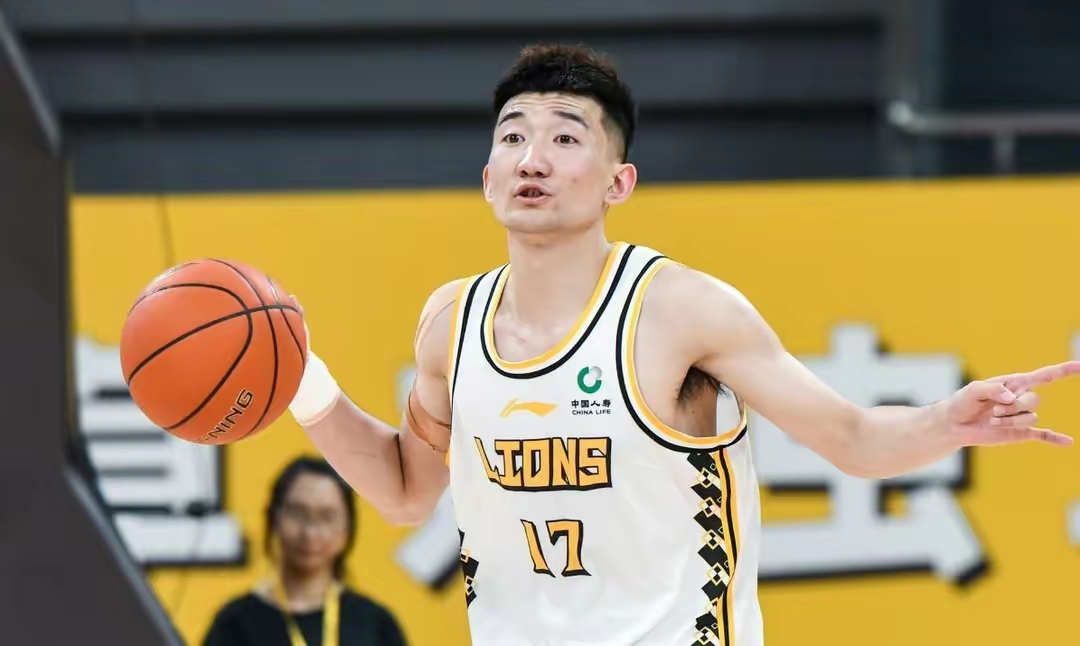 吉林队横扫广东队,福克斯带队取胜 吉林队横扫广东队,福克斯带队取胜