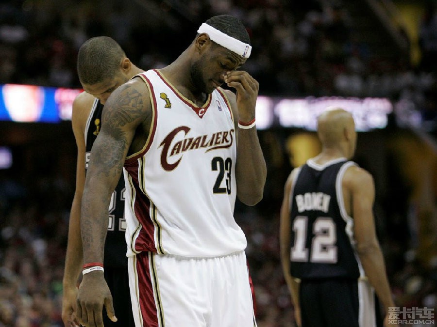 吉林队横扫广东队,福克斯带队取胜 吉林队横扫广东队,福克斯带队取胜