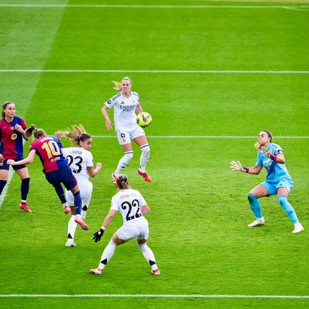 波兰轻取皇马，加维带队取胜