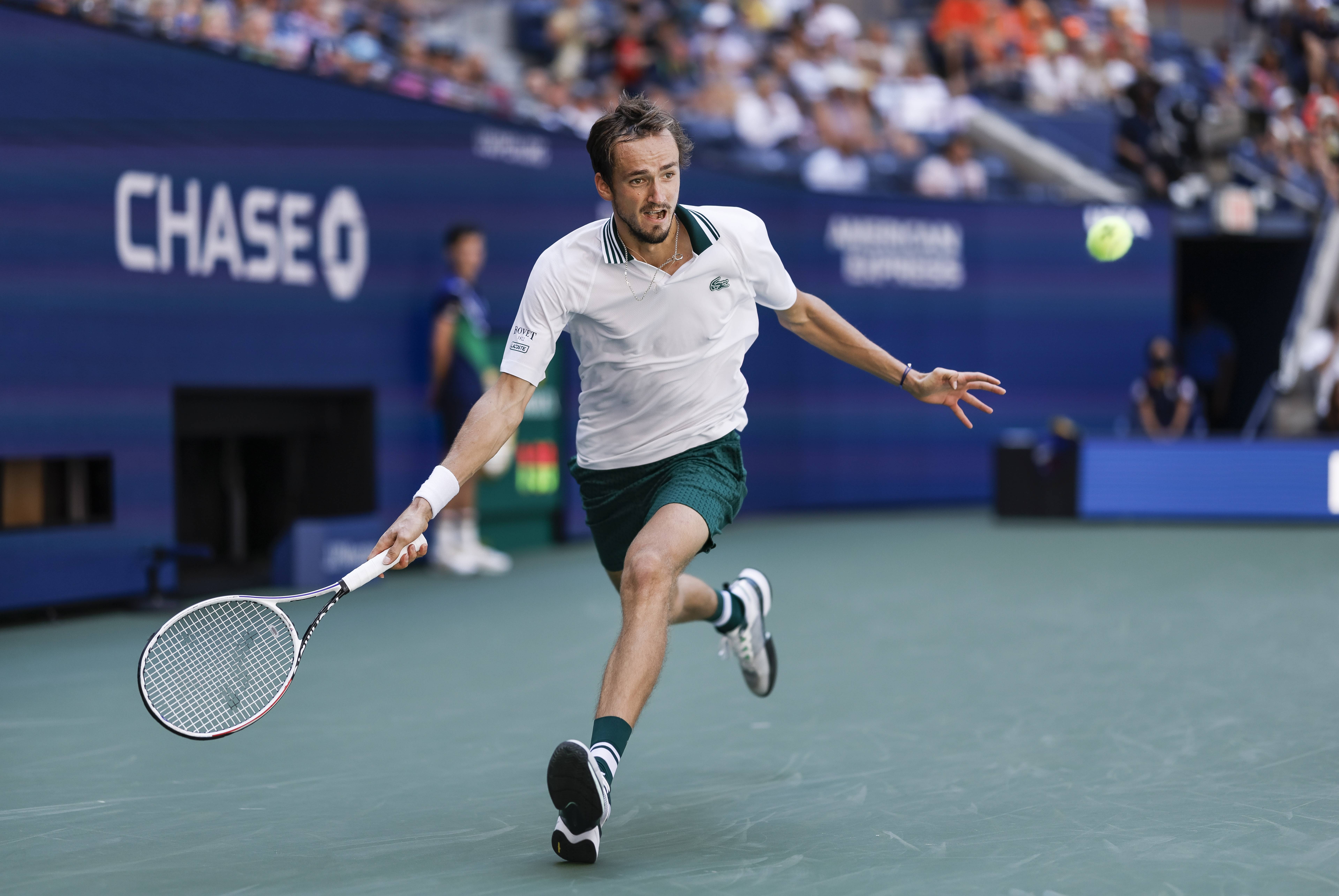 关于美国网球队碾压西班牙网球队,梅德韦杰夫绝境逆转的信息 关于美国网球队碾压西班牙网球队,梅德韦杰夫绝境逆转的信息