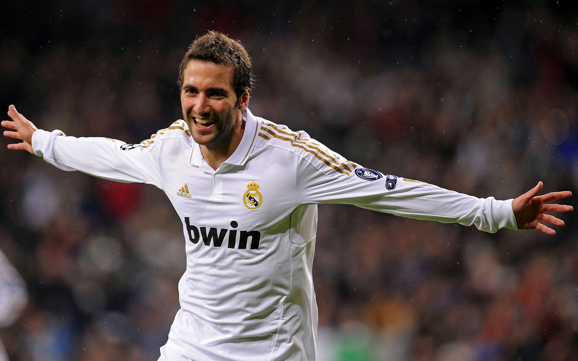 坎特冠军级表现照亮赛场,巴拉圭对阵哥斯达黎加的技术与意志之战