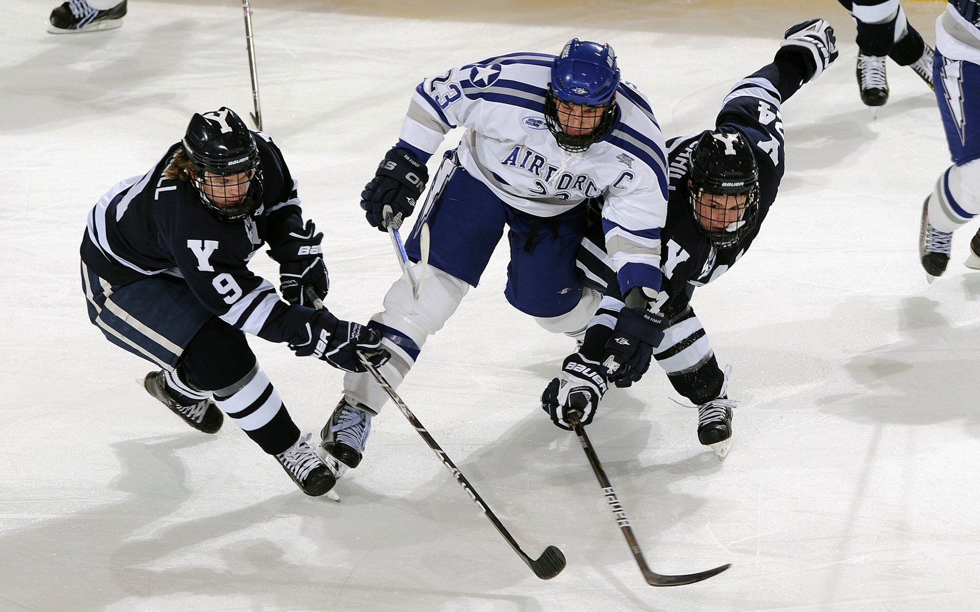 布雷默加时绝杀封神！卡塔尔鏖战逆转喀麦隆，诠释足球的不可预测之美